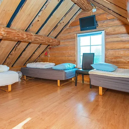 Holiday home Xliv *